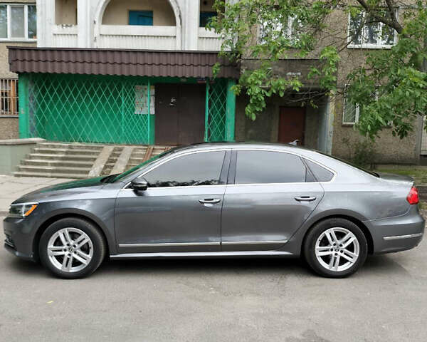 Сірий Фольксваген Пассат, об'ємом двигуна 1.8 л та пробігом 170 тис. км за 12900 $, фото 4 на Automoto.ua