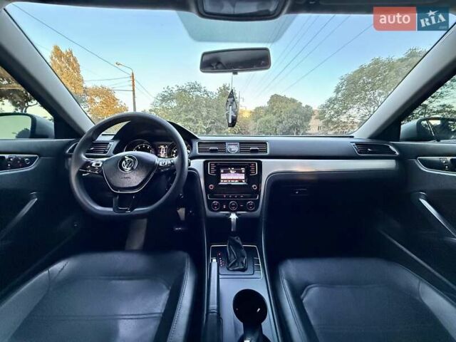 Серый Фольксваген Пассат, объемом двигателя 1.8 л и пробегом 239 тыс. км за 10700 $, фото 58 на Automoto.ua