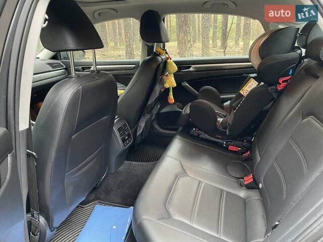 Серый Фольксваген Пассат, объемом двигателя 1.8 л и пробегом 122 тыс. км за 13000 $, фото 11 на Automoto.ua