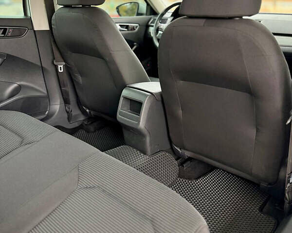 Сірий Фольксваген Пассат, об'ємом двигуна 1.8 л та пробігом 172 тис. км за 10399 $, фото 16 на Automoto.ua