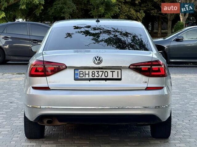 Серый Фольксваген Пассат, объемом двигателя 1.8 л и пробегом 239 тыс. км за 10700 $, фото 4 на Automoto.ua