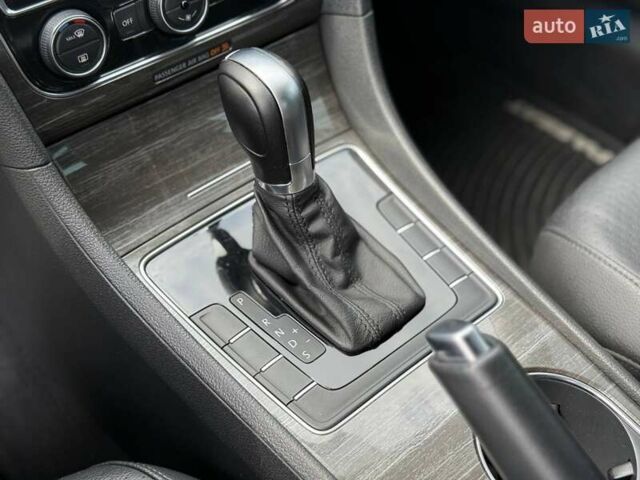 Серый Фольксваген Пассат, объемом двигателя 1.78 л и пробегом 177 тыс. км за 12400 $, фото 25 на Automoto.ua