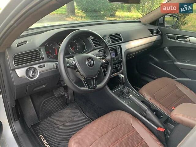 Сірий Фольксваген Пассат, об'ємом двигуна 1.8 л та пробігом 188 тис. км за 10999 $, фото 1 на Automoto.ua