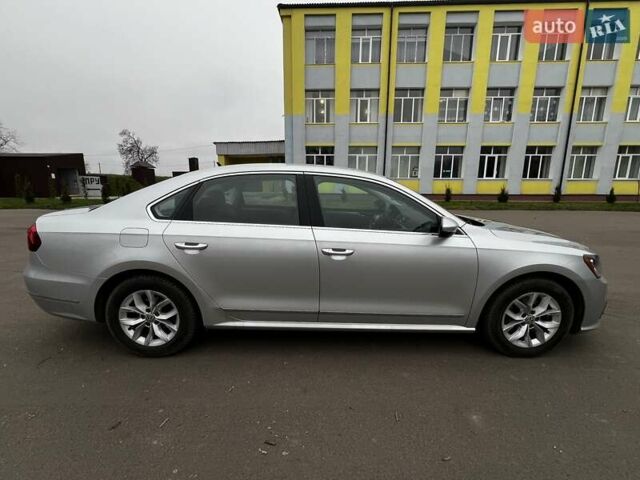 Серый Фольксваген Пассат, объемом двигателя 1.8 л и пробегом 190 тыс. км за 16000 $, фото 2 на Automoto.ua