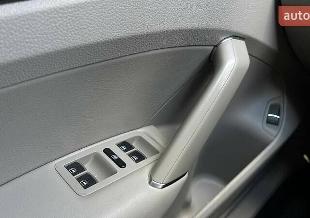 Сірий Фольксваген Пассат, об'ємом двигуна 1.8 л та пробігом 201 тис. км за 12500 $, фото 19 на Automoto.ua