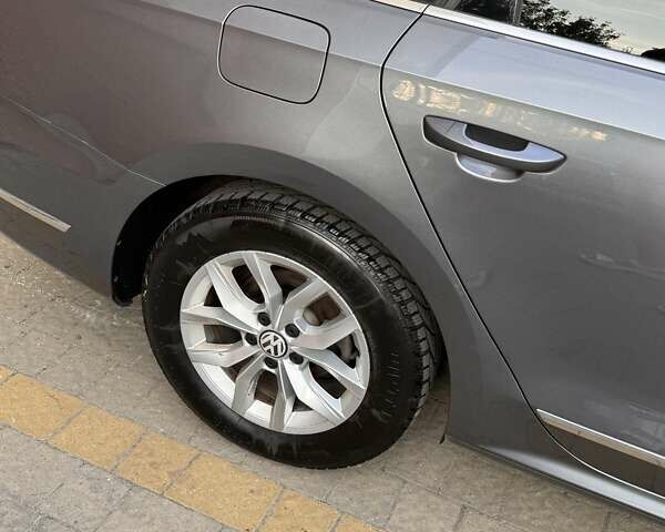 Серый Фольксваген Пассат, объемом двигателя 1.8 л и пробегом 67 тыс. км за 13699 $, фото 7 на Automoto.ua