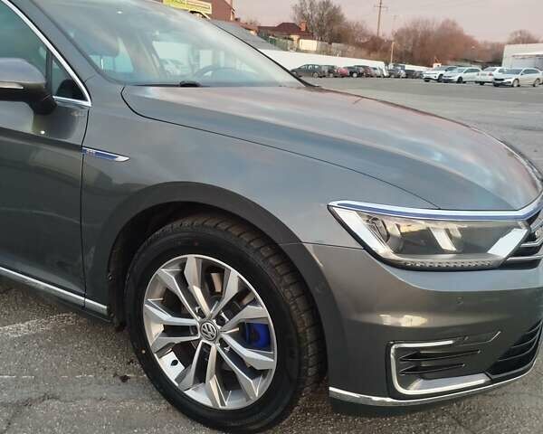 Сірий Фольксваген Пассат, об'ємом двигуна 1.4 л та пробігом 253 тис. км за 16500 $, фото 7 на Automoto.ua