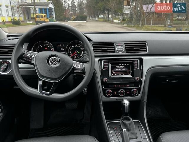 Серый Фольксваген Пассат, объемом двигателя 1.8 л и пробегом 190 тыс. км за 16000 $, фото 28 на Automoto.ua