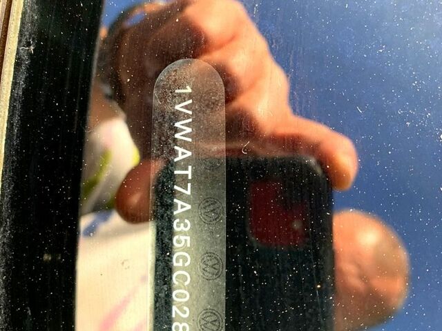 Сірий Фольксваген Пассат, об'ємом двигуна 1.8 л та пробігом 160 тис. км за 10000 $, фото 9 на Automoto.ua