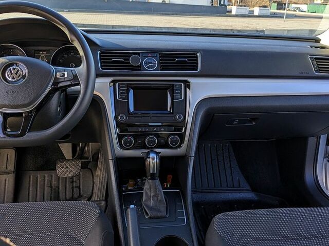 Сірий Фольксваген Пассат, об'ємом двигуна 1.8 л та пробігом 138 тис. км за 11999 $, фото 11 на Automoto.ua