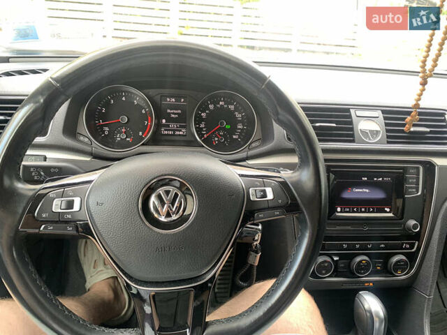 Серый Фольксваген Пассат, объемом двигателя 1.8 л и пробегом 120 тыс. км за 12000 $, фото 7 на Automoto.ua