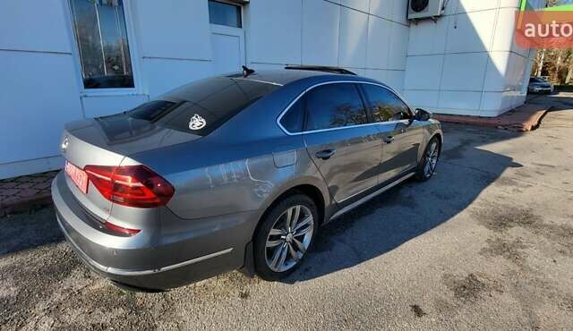 Сірий Фольксваген Пассат, об'ємом двигуна 1.8 л та пробігом 163 тис. км за 15500 $, фото 2 на Automoto.ua