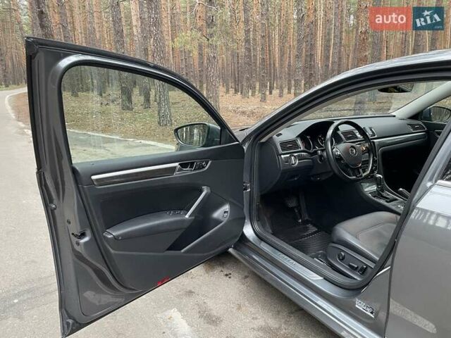 Серый Фольксваген Пассат, объемом двигателя 1.8 л и пробегом 124 тыс. км за 12300 $, фото 7 на Automoto.ua