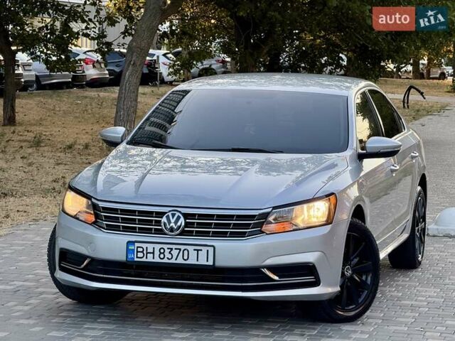 Серый Фольксваген Пассат, объемом двигателя 1.8 л и пробегом 239 тыс. км за 10700 $, фото 6 на Automoto.ua