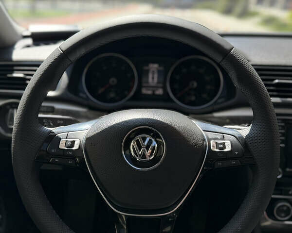 Серый Фольксваген Пассат, объемом двигателя 1.8 л и пробегом 184 тыс. км за 13500 $, фото 15 на Automoto.ua