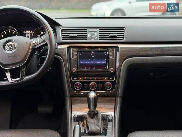 Серый Фольксваген Пассат, объемом двигателя 1.8 л и пробегом 185 тыс. км за 12800 $, фото 42 на Automoto.ua