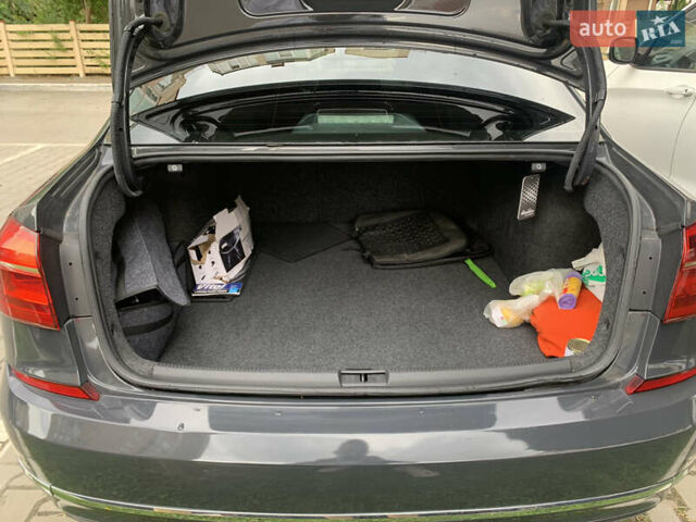 Серый Фольксваген Пассат, объемом двигателя 1.8 л и пробегом 120 тыс. км за 12000 $, фото 10 на Automoto.ua