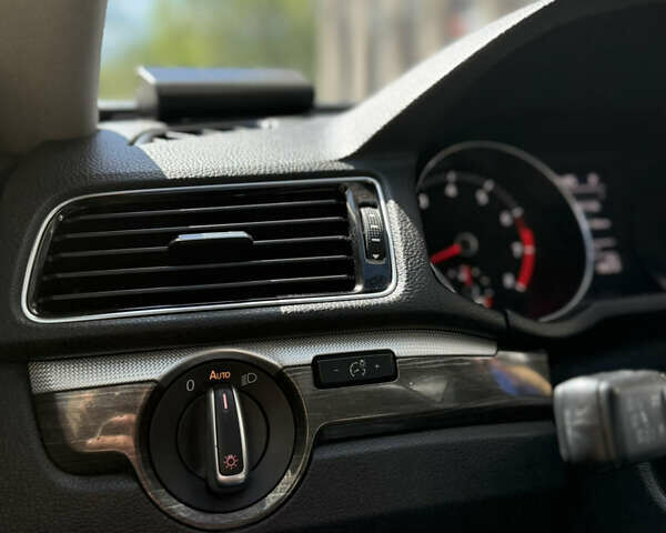 Серый Фольксваген Пассат, объемом двигателя 1.8 л и пробегом 184 тыс. км за 13500 $, фото 18 на Automoto.ua