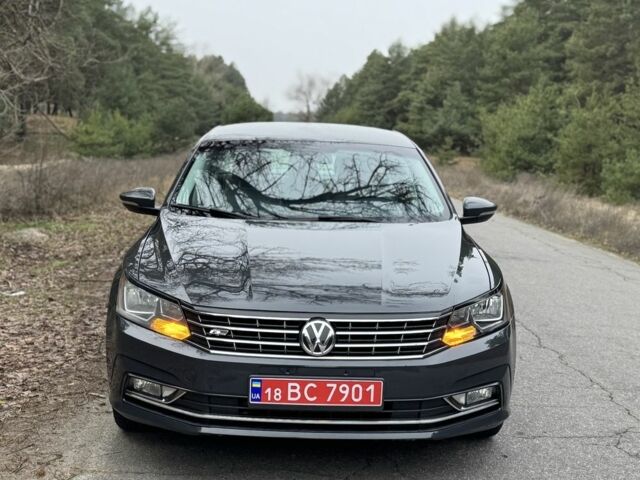 Серый Фольксваген Пассат, объемом двигателя 1.8 л и пробегом 164 тыс. км за 13500 $, фото 4 на Automoto.ua