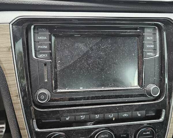 Сірий Фольксваген Пассат, об'ємом двигуна 1.8 л та пробігом 170 тис. км за 4000 $, фото 5 на Automoto.ua