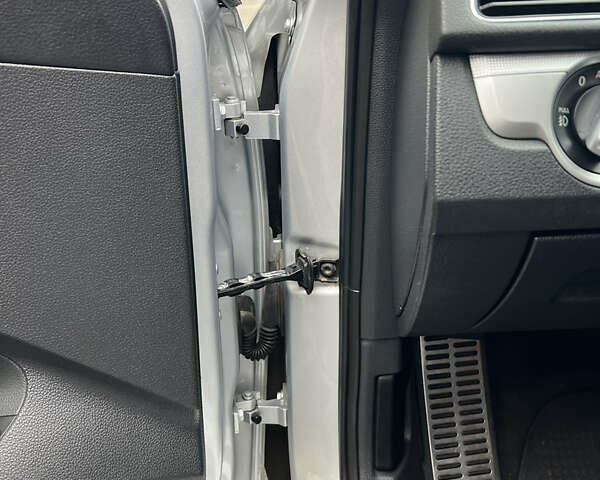 Серый Фольксваген Пассат, объемом двигателя 1.8 л и пробегом 137 тыс. км за 12599 $, фото 40 на Automoto.ua