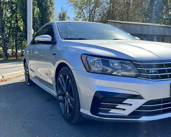 Серый Фольксваген Пассат, объемом двигателя 1.8 л и пробегом 157 тыс. км за 14800 $, фото 6 на Automoto.ua