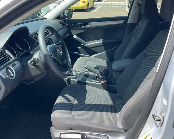 Серый Фольксваген Пассат, объемом двигателя 1.8 л и пробегом 111 тыс. км за 12999 $, фото 11 на Automoto.ua