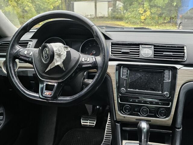 Серый Фольксваген Пассат, объемом двигателя 1.8 л и пробегом 170 тыс. км за 5000 $, фото 21 на Automoto.ua