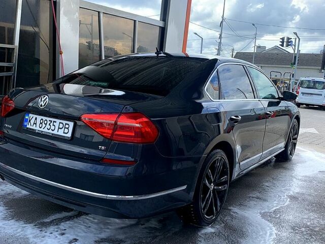 Серый Фольксваген Пассат, объемом двигателя 1.8 л и пробегом 120 тыс. км за 12000 $, фото 1 на Automoto.ua