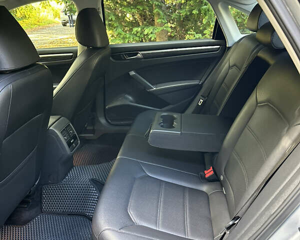 Серый Фольксваген Пассат, объемом двигателя 1.8 л и пробегом 165 тыс. км за 14200 $, фото 30 на Automoto.ua