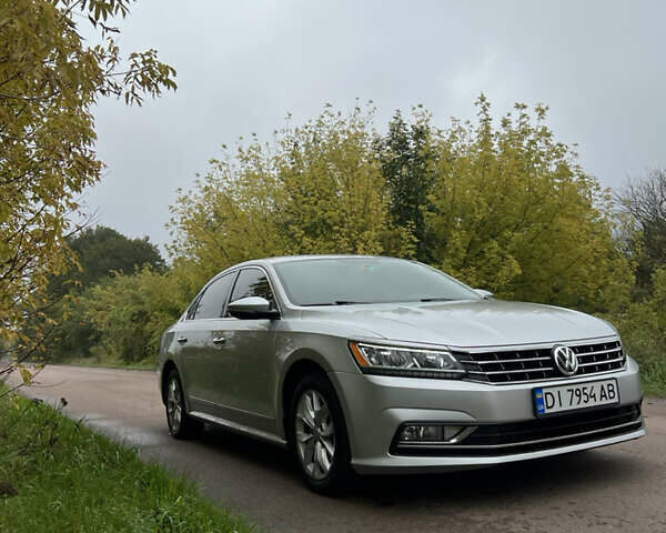 Серый Фольксваген Пассат, объемом двигателя 1.8 л и пробегом 137 тыс. км за 12599 $, фото 5 на Automoto.ua