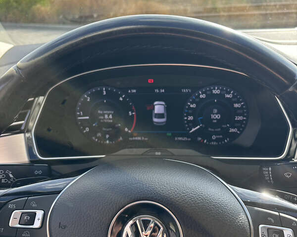 Серый Фольксваген Пассат, объемом двигателя 1.97 л и пробегом 320 тыс. км за 19000 $, фото 10 на Automoto.ua