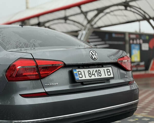 Серый Фольксваген Пассат, объемом двигателя 1.8 л и пробегом 138 тыс. км за 12500 $, фото 9 на Automoto.ua