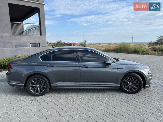 Серый Фольксваген Пассат, объемом двигателя 1.97 л и пробегом 320 тыс. км за 19000 $, фото 3 на Automoto.ua