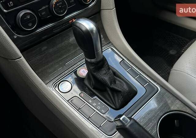 Сірий Фольксваген Пассат, об'ємом двигуна 1.8 л та пробігом 201 тис. км за 12500 $, фото 15 на Automoto.ua