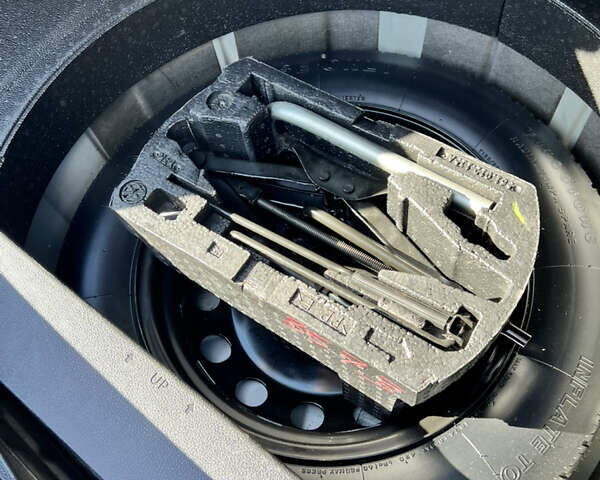 Серый Фольксваген Пассат, объемом двигателя 1.8 л и пробегом 157 тыс. км за 14800 $, фото 20 на Automoto.ua