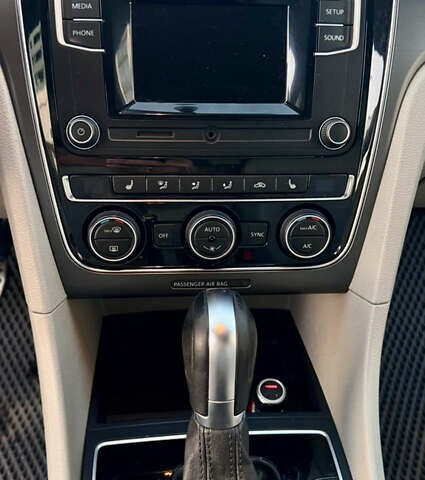 Серый Фольксваген Пассат, объемом двигателя 1.8 л и пробегом 118 тыс. км за 12899 $, фото 15 на Automoto.ua