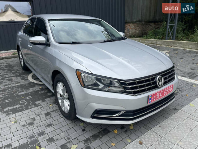 Серый Фольксваген Пассат, объемом двигателя 1.8 л и пробегом 290 тыс. км за 8999 $, фото 2 на Automoto.ua