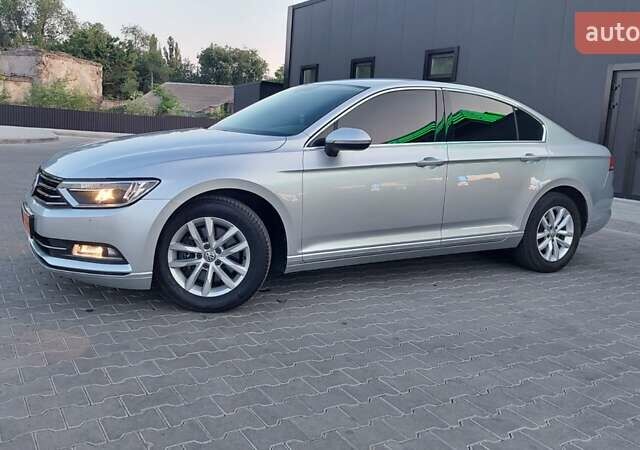 Серый Фольксваген Пассат, объемом двигателя 0 л и пробегом 196 тыс. км за 13777 $, фото 19 на Automoto.ua