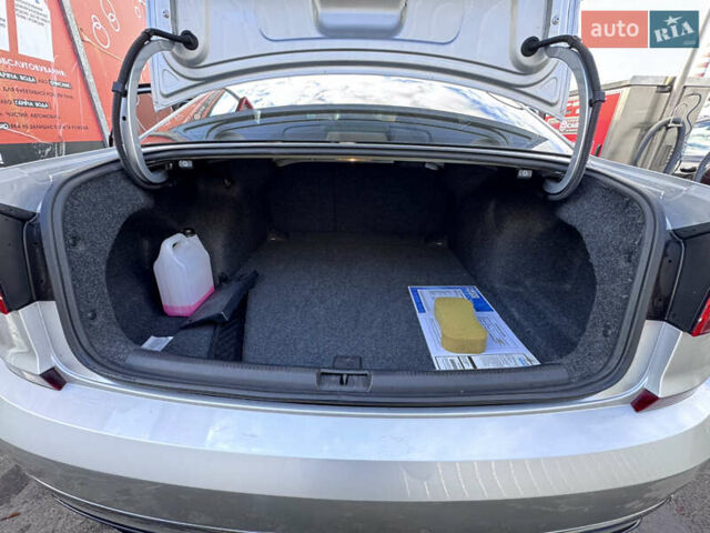 Фольксваген Пассат 2016 в Киеве на Automoto.ua Серый Фольксваген Пассат, объемом двигателя 1.8 л и пробегом 153 тыс. км за 15200 $, фото 35 на Automoto.ua