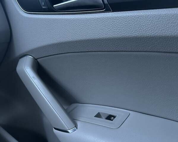 Серый Фольксваген Пассат, объемом двигателя 1.8 л и пробегом 195 тыс. км за 13600 $, фото 17 на Automoto.ua