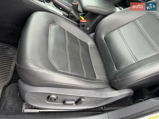 Серый Фольксваген Пассат, объемом двигателя 1.8 л и пробегом 209 тыс. км за 12490 $, фото 17 на Automoto.ua