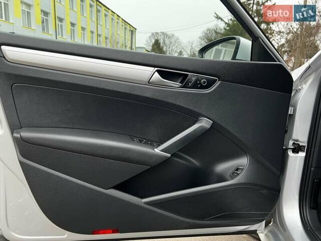 Серый Фольксваген Пассат, объемом двигателя 1.8 л и пробегом 190 тыс. км за 16000 $, фото 16 на Automoto.ua