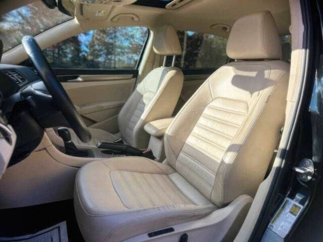 Серый Фольксваген Пассат, объемом двигателя 1.8 л и пробегом 110 тыс. км за 9000 $, фото 8 на Automoto.ua