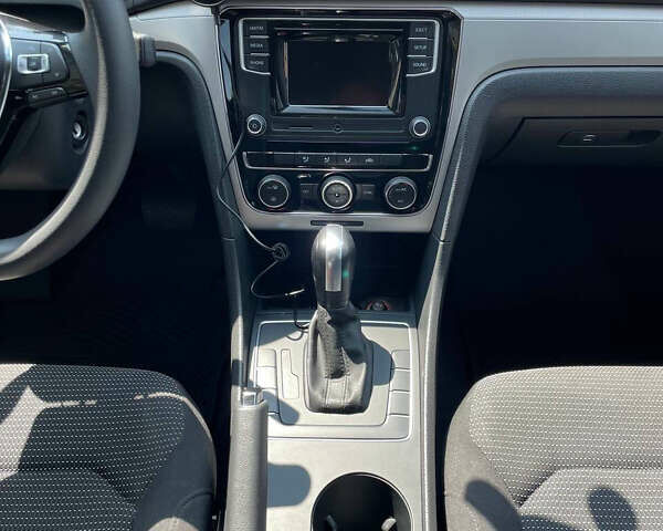 Серый Фольксваген Пассат, объемом двигателя 1.8 л и пробегом 111 тыс. км за 12999 $, фото 20 на Automoto.ua