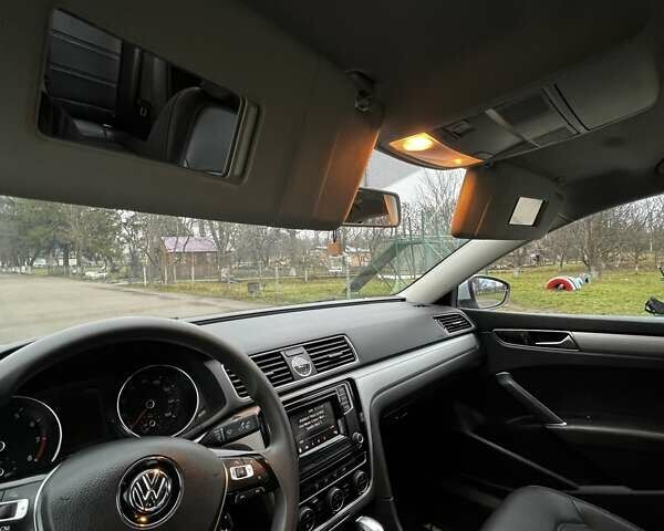 Серый Фольксваген Пассат, объемом двигателя 1.8 л и пробегом 190 тыс. км за 16000 $, фото 32 на Automoto.ua