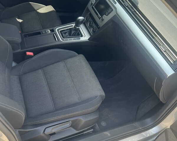 Серый Фольксваген Пассат, объемом двигателя 1.97 л и пробегом 106 тыс. км за 20500 $, фото 6 на Automoto.ua