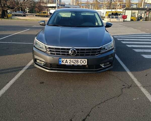 Серый Фольксваген Пассат, объемом двигателя 1.8 л и пробегом 224 тыс. км за 12500 $, фото 9 на Automoto.ua