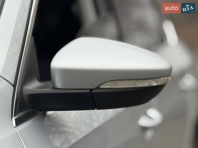 Серый Фольксваген Пассат, объемом двигателя 1.8 л и пробегом 185 тыс. км за 12800 $, фото 6 на Automoto.ua