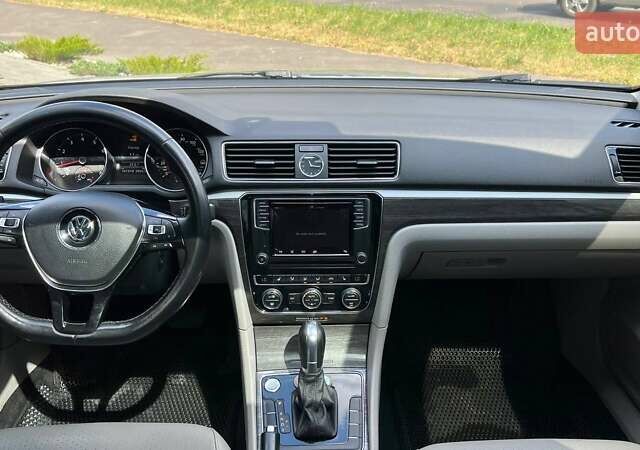 Сірий Фольксваген Пассат, об'ємом двигуна 1.8 л та пробігом 201 тис. км за 12500 $, фото 27 на Automoto.ua
